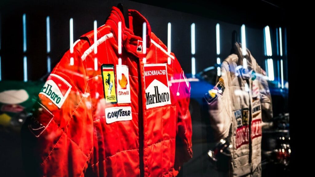 f1 suits